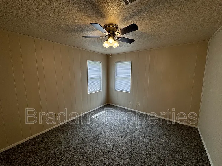 503 N Beaumont St — Photo 3