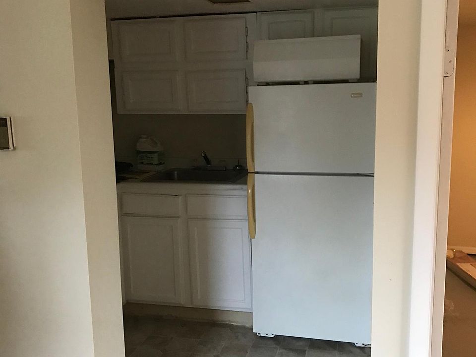 2nd image of 708 Ridgely Ave #B