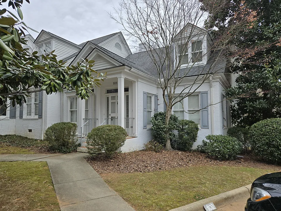 130 Sunset Cir #101