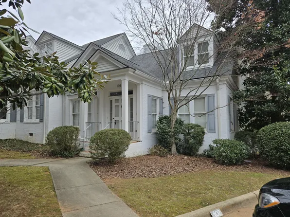 130 Sunset Cir APT 101, Greensboro, NC 27408