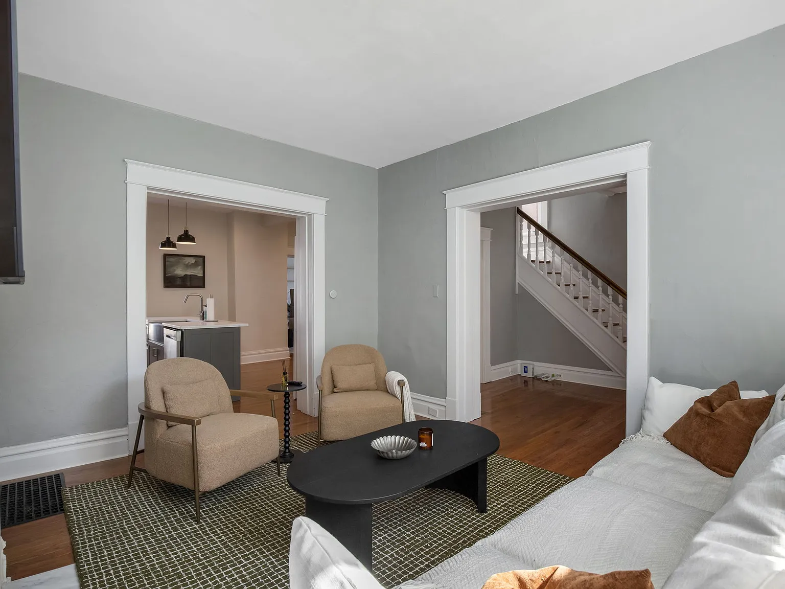 3 bed, 2015 sqft, $3,350 — Photo 3