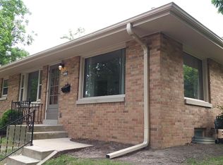 3535 W Sunbury Ct, Milwaukee, WI