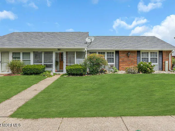 384B Chatham Court #1002, Lakewood, NJ 08701