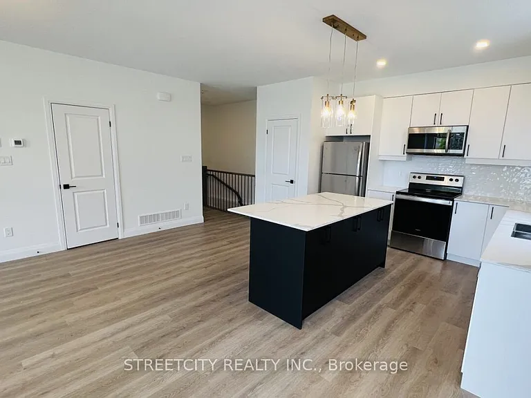 3900 Savoy St E #39 — Photo 8
