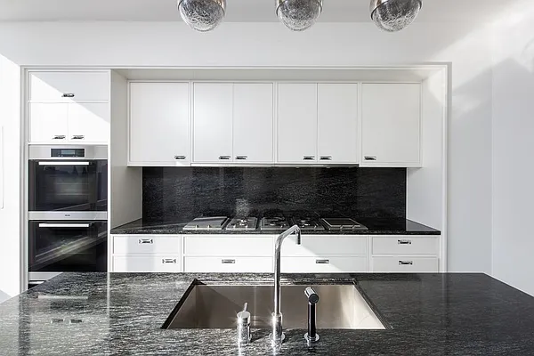 Sold by Platinum Properties | media 6