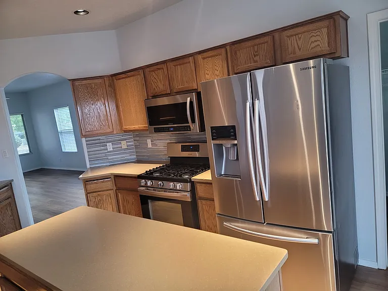 1418 Laguna Ct NE — Photo 9
