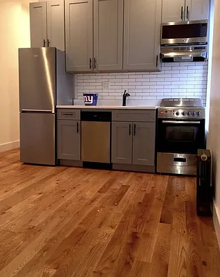 Rented by Max Apt LLC | media 19