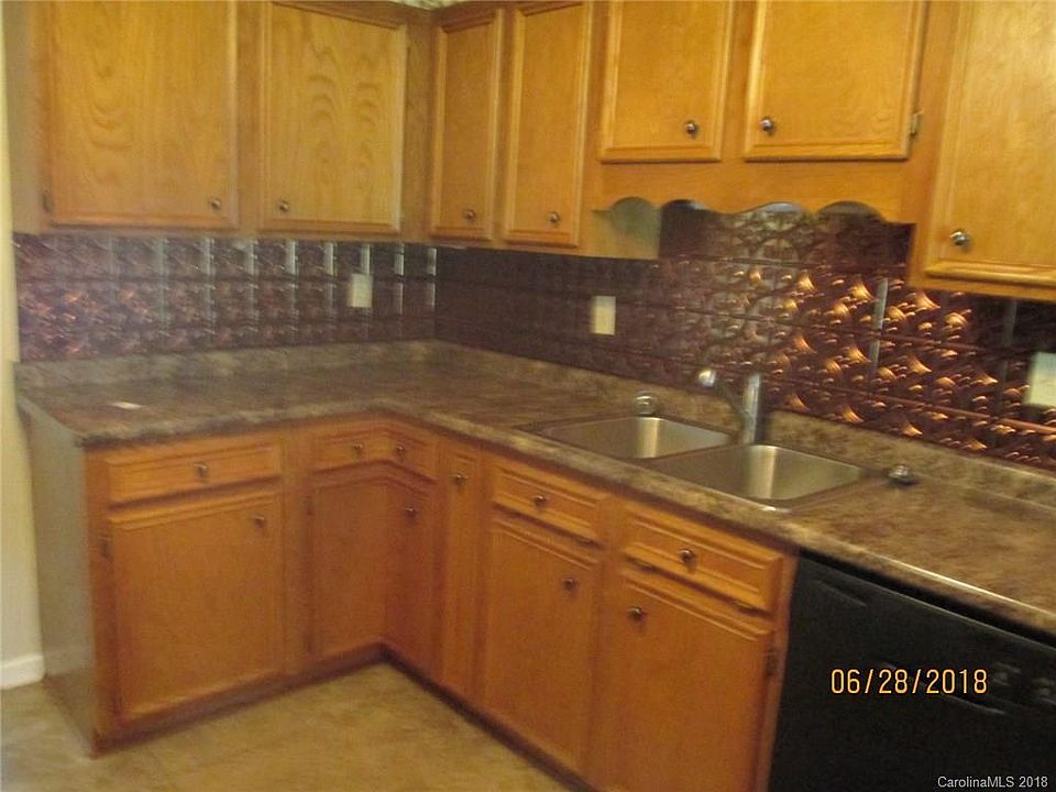 2nd image of 119 Lindsey Lee Ln