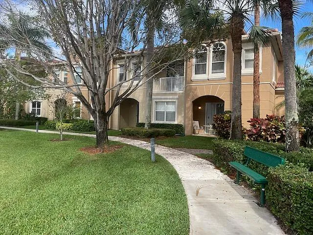 4870 Bonsai Cir #100 — Photo 29