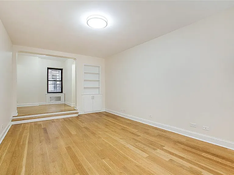 425 Central Park W #4F — Photo 11