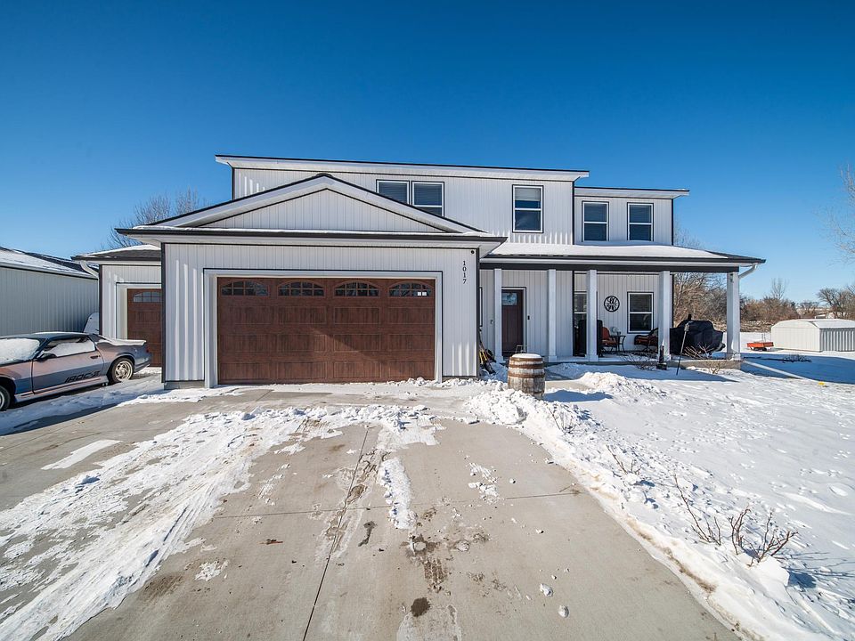 1st image of 1017 Chester Ave SE