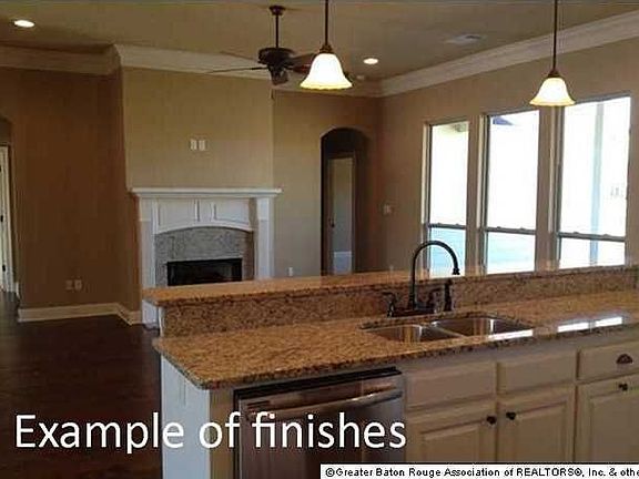3rd image of 14320 Summer Place Dr