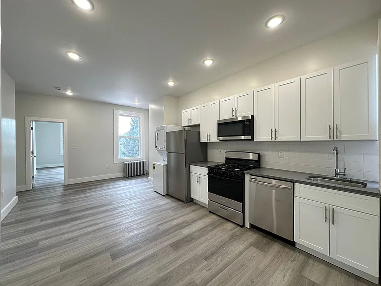 737 Communipaw Ave #39E — Photo 1