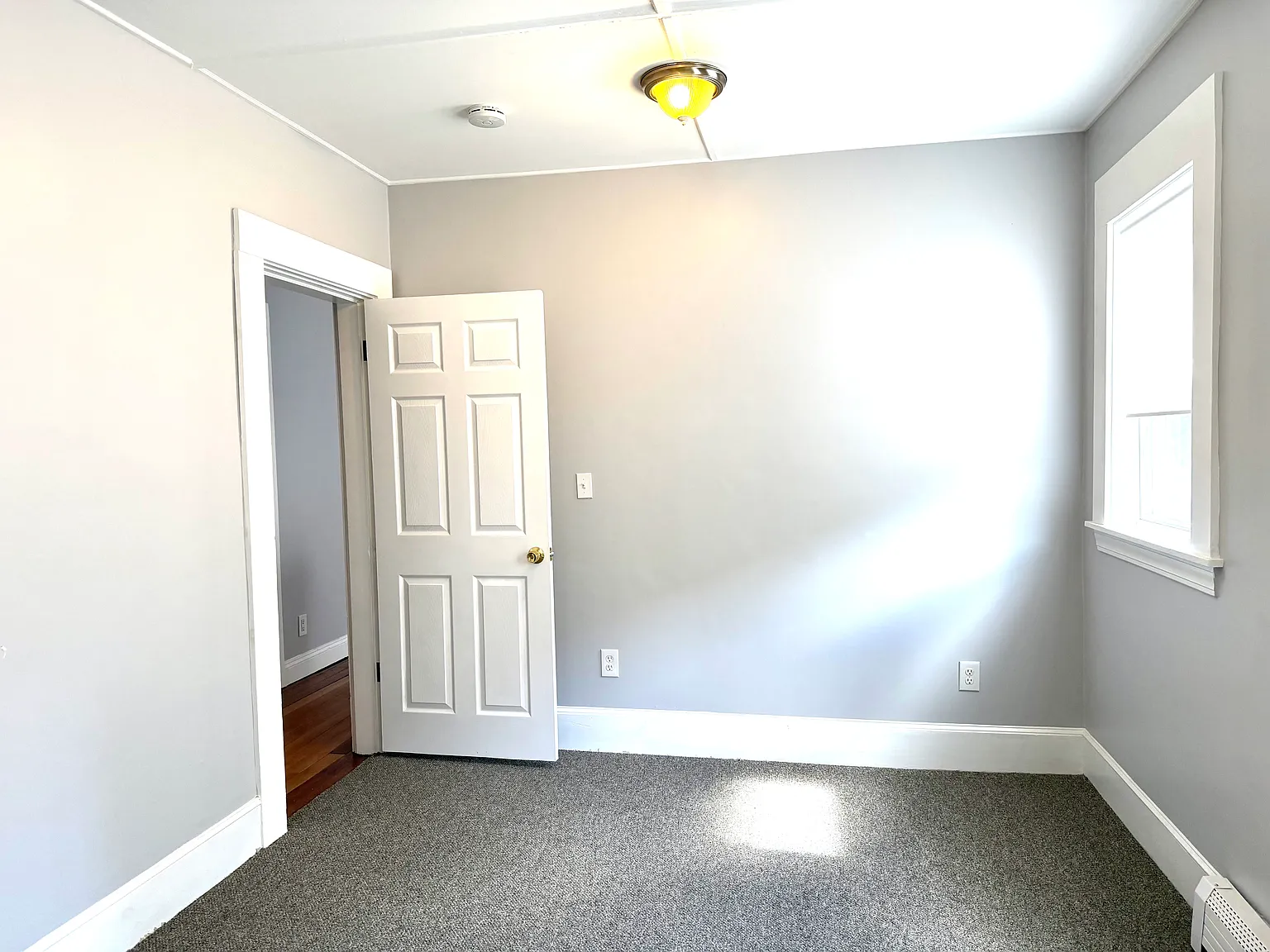 4 bed, 1295 sqft, $3,000 — Photo 3