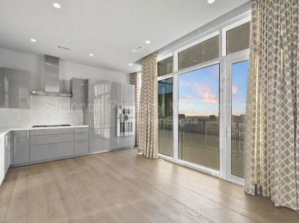 4521 San Felipe St Unit 2204, Houston, TX 77027