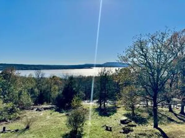 300 Lake Ridge Dr, Russellville, AR 72802