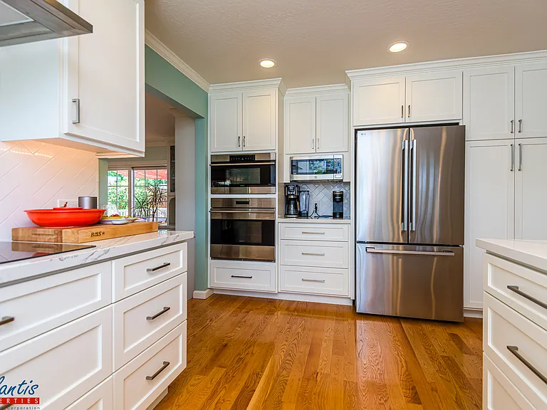 3069 Alexander Ave — Photo 6