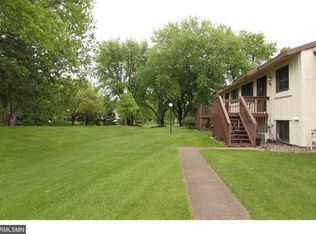 1427 Arden View Dr, Arden Hills, MN 55112