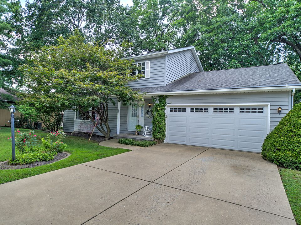 6211 N Teal Wood Cir, Peoria, IL 61615 | Zillow