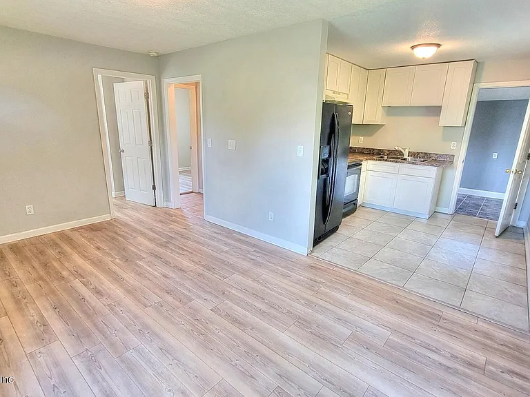 9248 9th Ave — Photo 8
