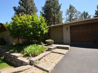 20477 Whistle Punk Rd, Bend, OR 97702