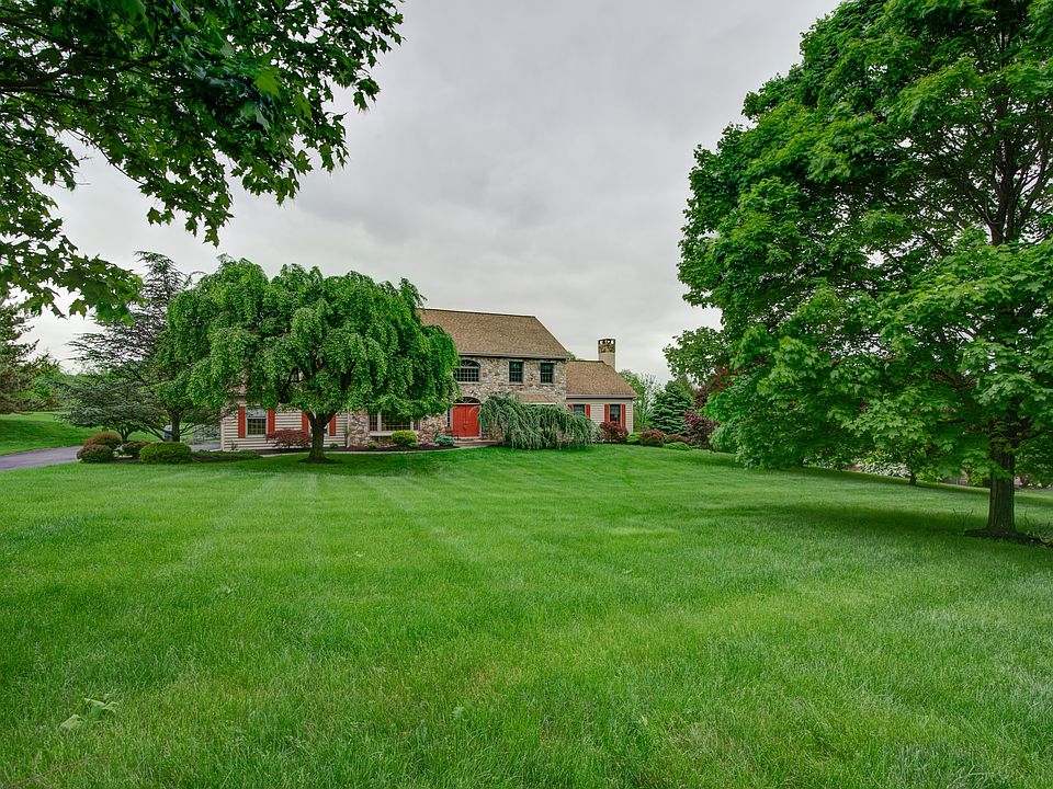 1st image of 4709 Essex Dr