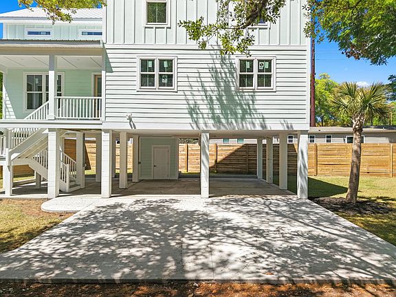 5th image of 3821 Myrtle Dr.