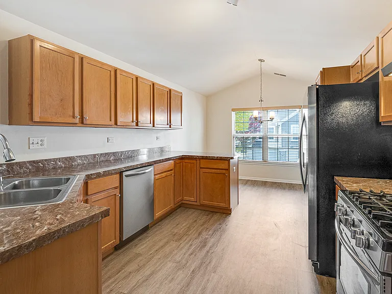 2409 Wilton Ln — Photo 13