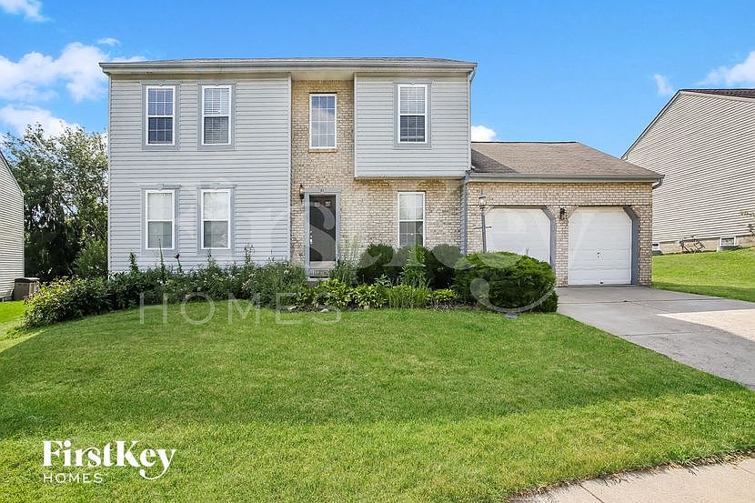 1st image of 81 Roxbury Dr