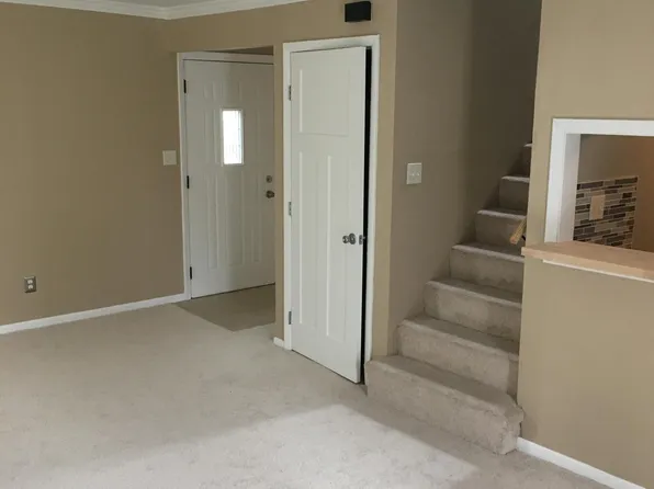 2465 Indianola Ave, Columbus, OH 43202