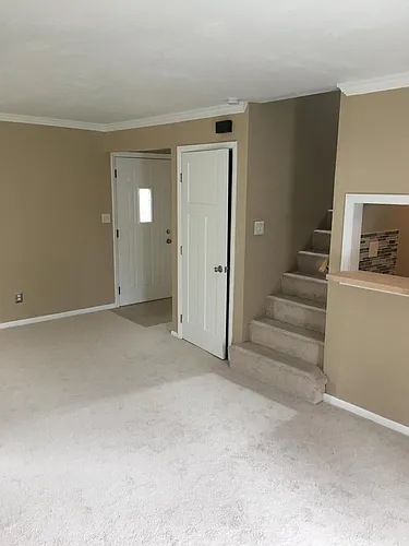 2465 Indianola Ave Photo 1