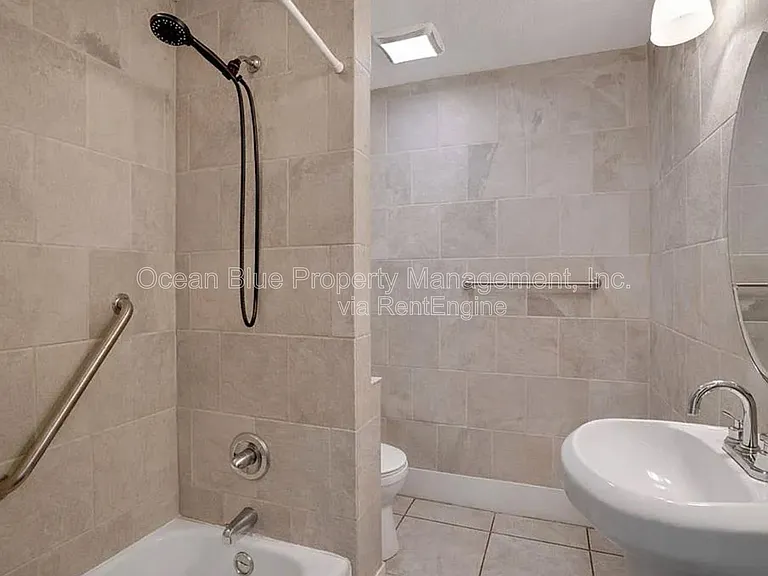 316 W Columbus Dr #B1 — Photo 5