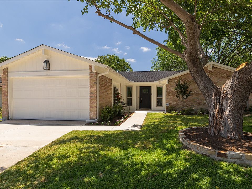 1st image of 112 Village Dr