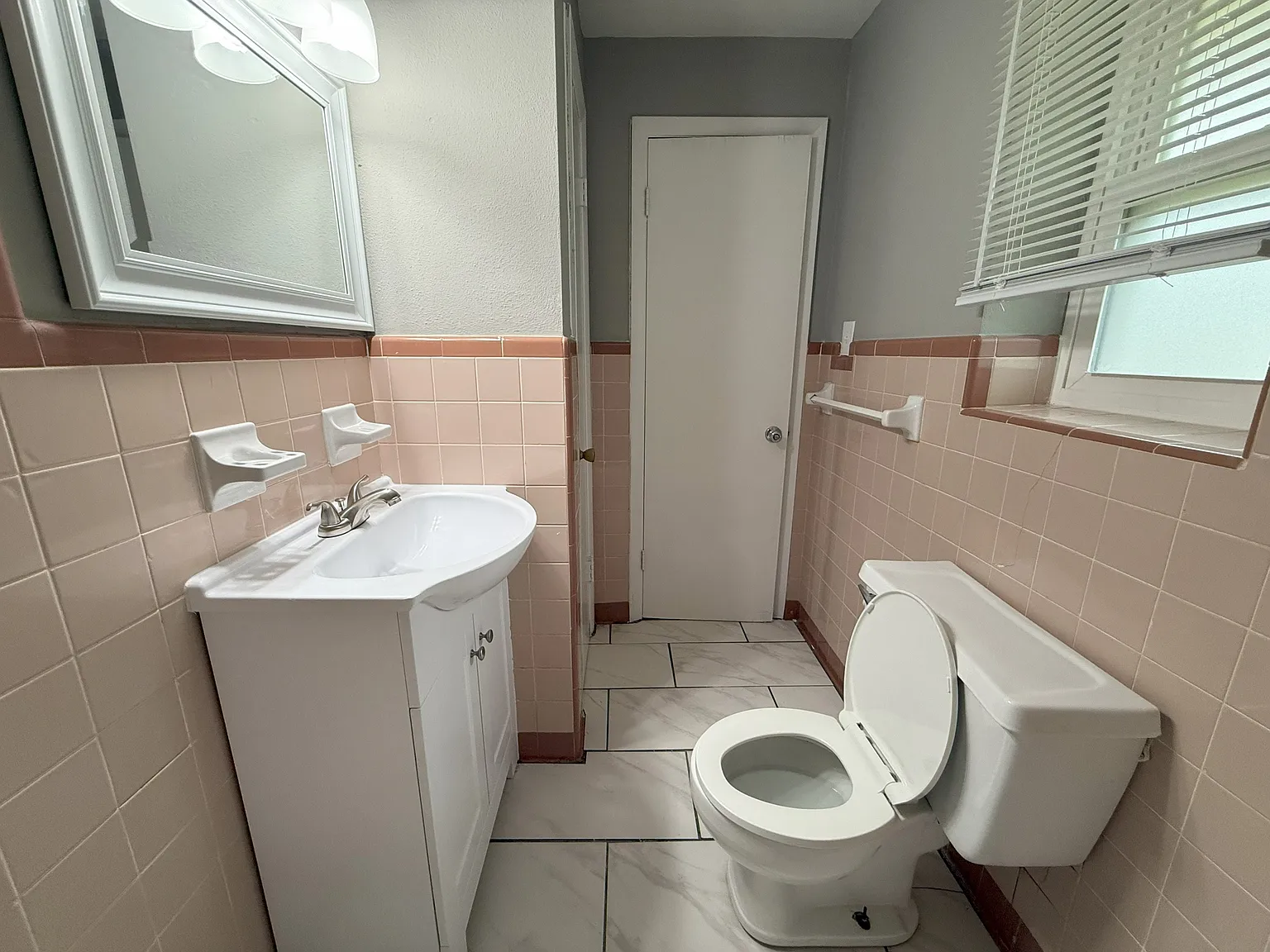 17 Hollis Street - B — Photo 3