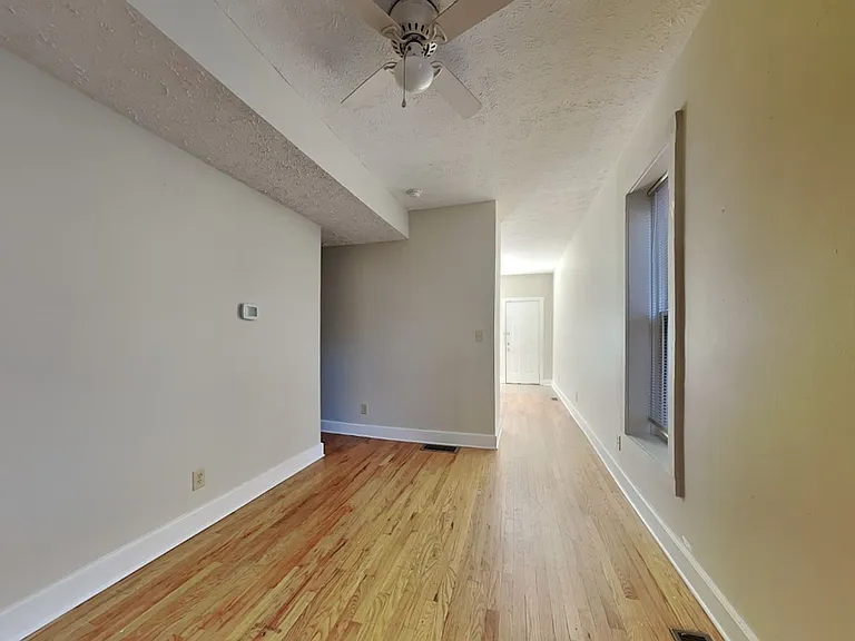 1365 Indianola Ave — Photo 5