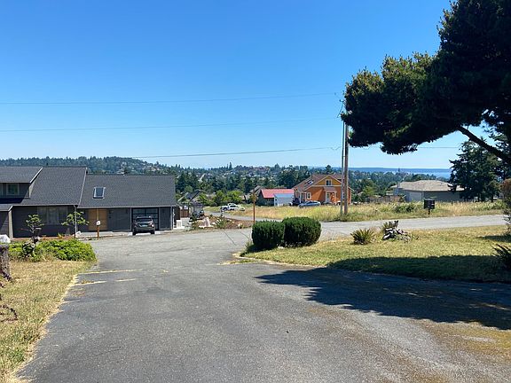 4th image of 2935 Gise St