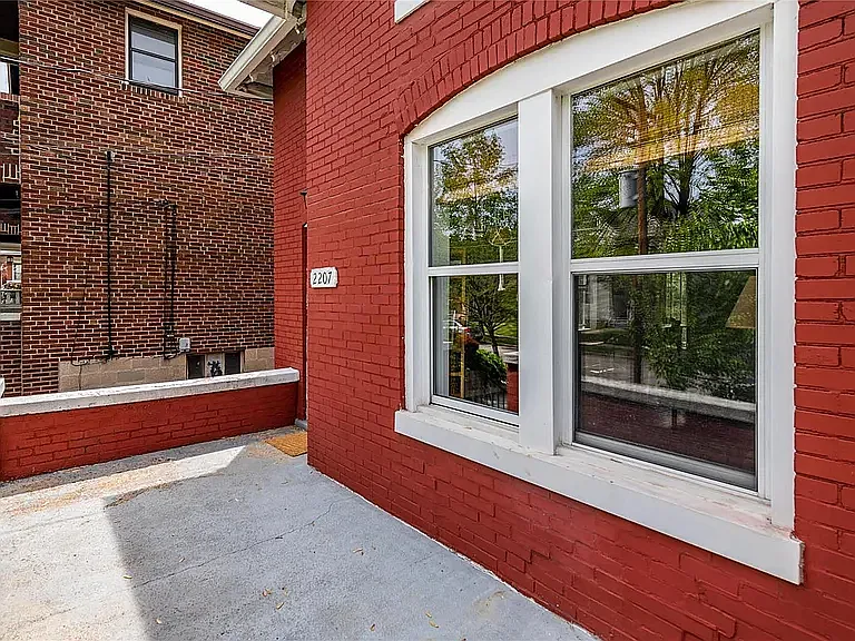 2207 Blendon Pl — Photo 9