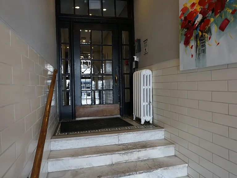 430 Daly Ave #7 — Photo 2