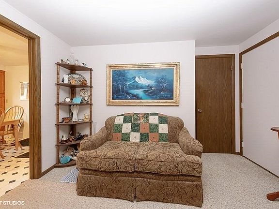 03_4001Wildwood_10001_LivingRoom_LowRes