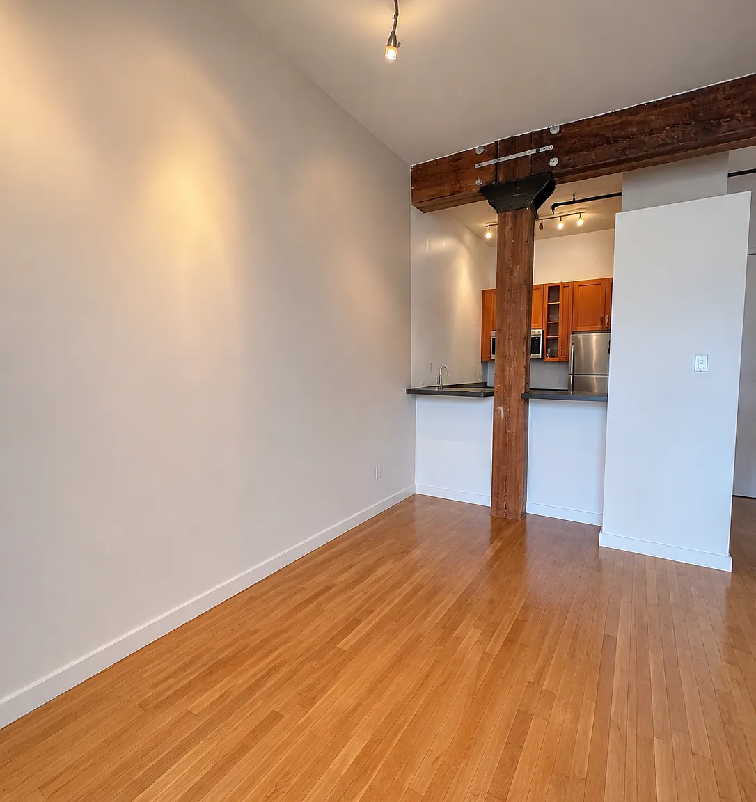 1 bed, 696 sqft, $1,500 — Photo 3
