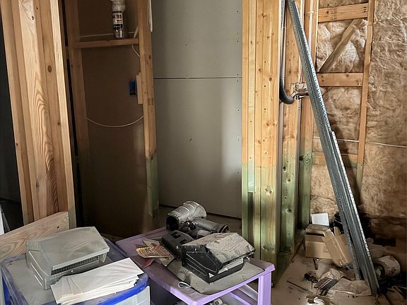 3rd image of 140 Arosa Dr