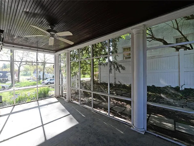 31 Algonquin Wood Pl — Photo 37