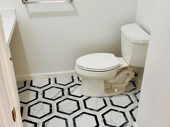 5th image of 60 Village Dr #60