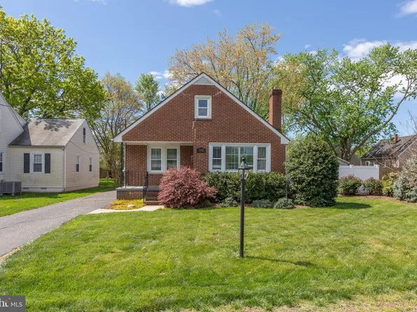 102 Longstreet Ave, Fredericksburg, VA 22401