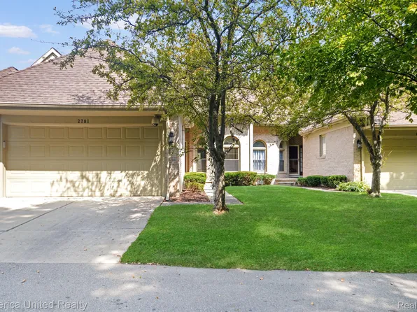 2781 Honey Suckle Ct, Wixom, MI 48393