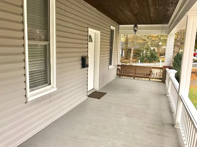 4 bed, 2600 sqft, $1,800 — Photo 4