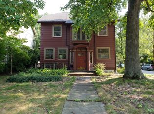2972 E Overlook Rd, Cleveland Heights, OH 44118