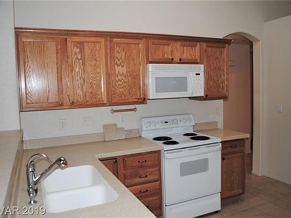 3rd image of 10208 Juniper Creek Ln