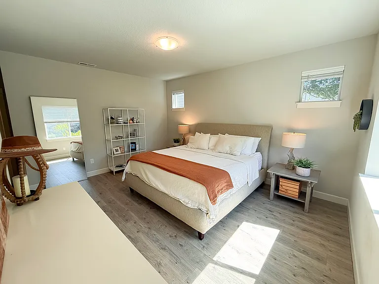 4785 S 16th Dr — Photo 32