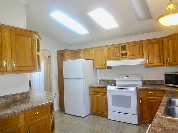 3rd image of 302 Darby Drive